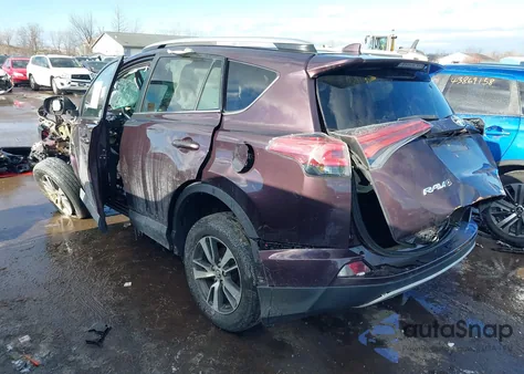 2016 Toyota Rav4 Xle z USA, uszkodzony, nr VIN 2T3RFREV1GW524424